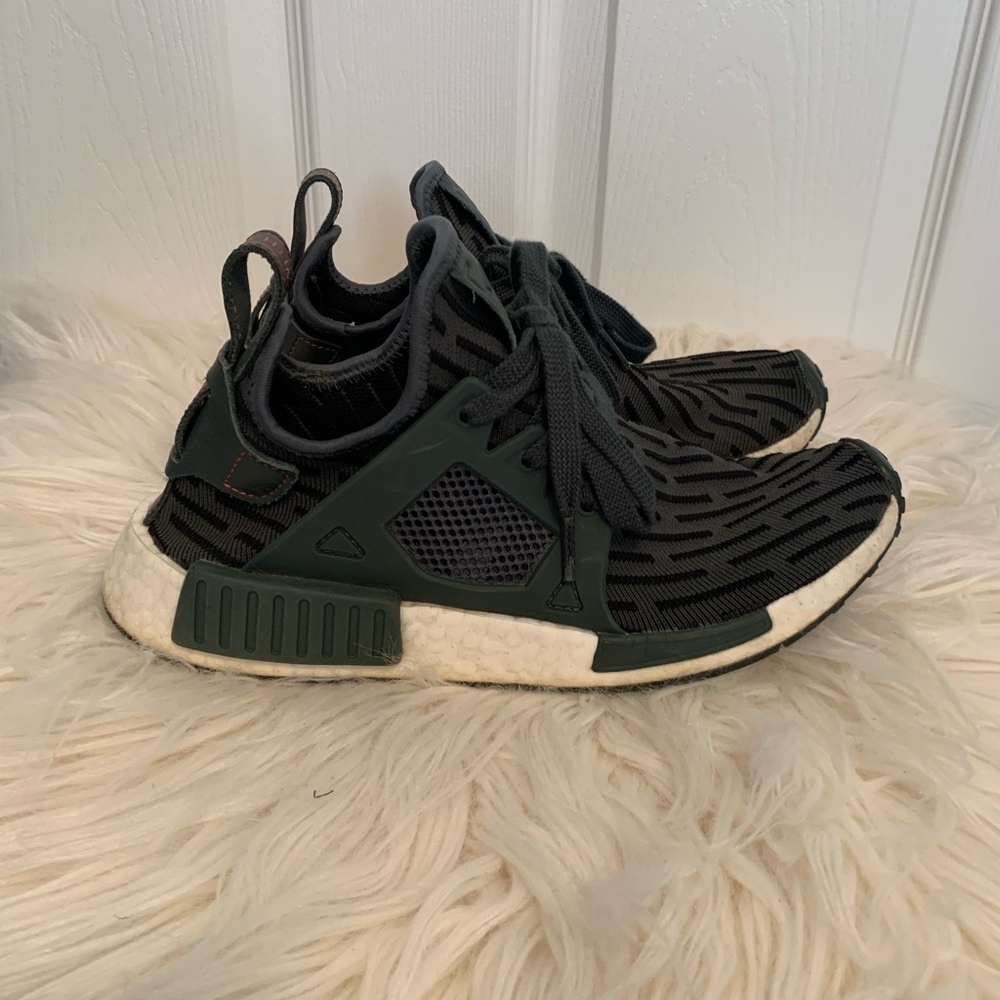 Adidas tennis shoe